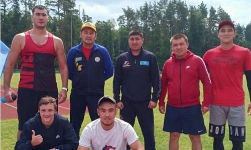 Казахстанские боксеры-профи продолжают сборы в Беларуси