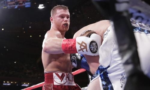 «Играл в гольф и наслаждался богатством». «Канело» «слил» бывшего соперника Головкина