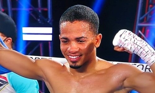 Экс-соперник Ломаченко по ОИ-2012 одержал эффектную победу нокаутом в первом раунде. Видео