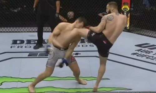 Грузинский файтер в первом раунде нокаутировал россиянина в дебютном бою в UFC. Видео
