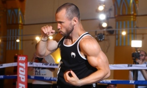Российский боксер обратился к критикам после потери титула из-за допинга