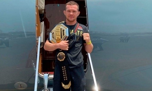 Чемпион UFC Пётр Ян отреагировал на появление нового граффити в его честь