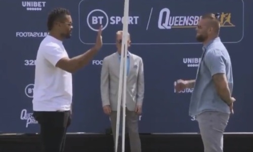 Тренировавшийся с Головкиным супертяж провел уморительную дуэль взглядов. Видео