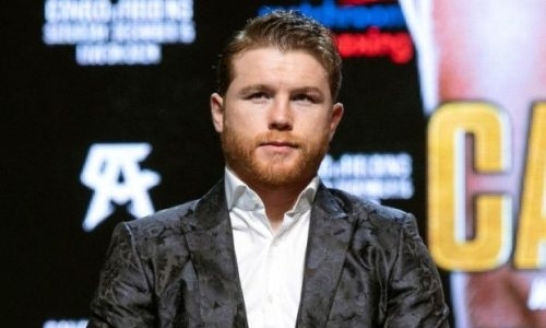 «Всё идет к этому бою». Тренер чемпиона мира ждет мегафайта с «Канело» в сентябре