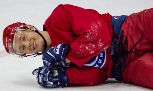 Сын экс-тренера «Барыса» Андрея Скабелки покинул зарубежный клуб