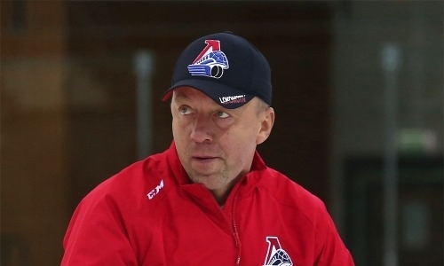 Экс-тренер «Барыса» Скабелка провёл тренировку в новом клубе