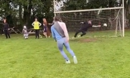 Конор Макгрегор забил пару голов и предложил заценить капитану «Реала» — тот сразу же ответил. Видео