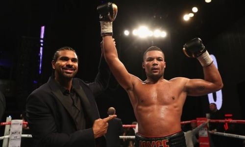 Тренировавшийся с Головкиным супертяж трижды отправил в нокдаун и нокаутировал соперника. Видео