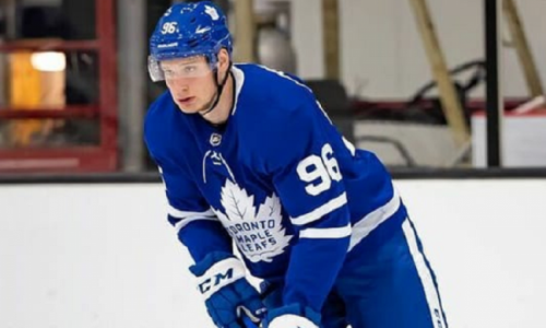 Воспитанник казахстанского хоккея променяет НХЛ на новый клуб Скабелки