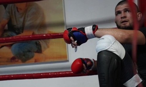 Хабиб Нурмагомедов вернулся к тренировкам после смерти отца. Фото