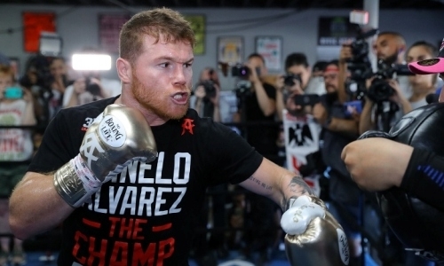 «Это абсурд». Экс-чемпион мира из Мексики пригрозил побить «Канело»