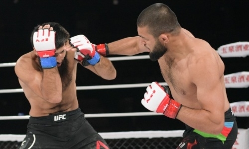 «Танк» после досрочной победы над казахстанцем нокаутировал соперника с левой в челюсть. Видео