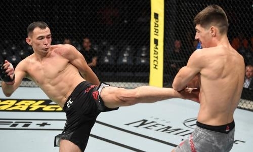 Казахский боец UFC узнал неутешительные сроки возвращения в октагон после травмы