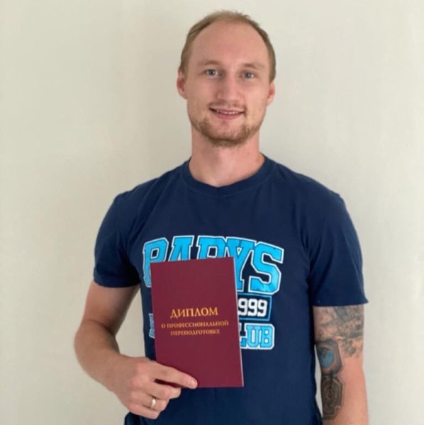 «Успевает не только в хоккей играть». «Барыс» похвалил своего форварда за новое достижение