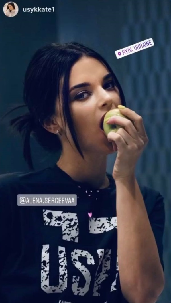 Жена Александра Усика поделилась соблазнительной фотографией