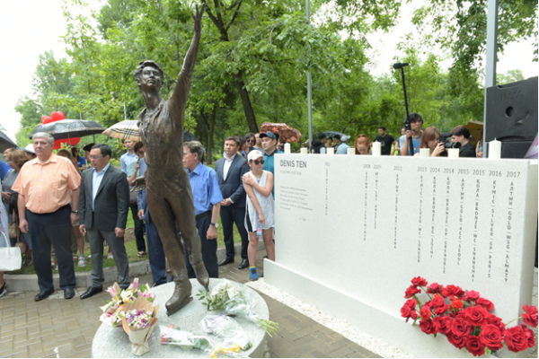 «Весь мир перевернулся в одночасье». Два года назад в Алматы убили Дениса Тена