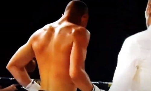 Побитый тремя казахстанцами боксер нокаутировал белоруса правым в голову за 103 секунды. Видео