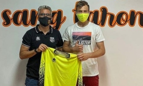 Казахстанский футболист подписал контракт с испанским клубом