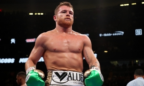 «Я не лягу и покажу нон-стоп экшн!». Экс-чемпион WBC потребовал боя с «Канело»