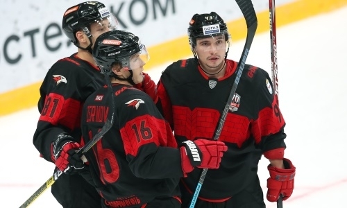 Проиграл и победил. Принципиальный соперник «Барыса» в КХЛ провел необычный матч