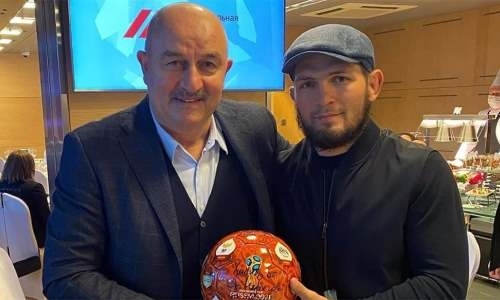 Хабиб Нурмагомедов обратился к наставнику сборной России по футболу