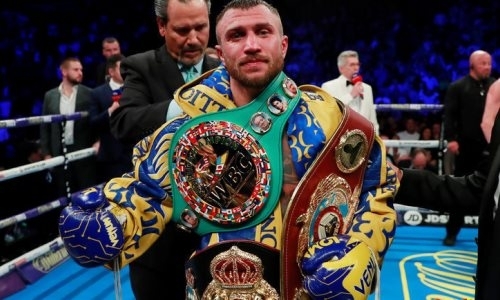 Ломаченко забавно отреагировал на дерзкий прогноз отца Теофимо Лопеса. Фото