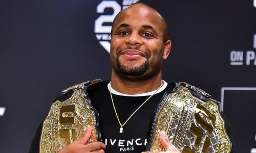 Завершивший карьеру Кормье опубликовал первое послание к UFC, фанатам и Дане Уайту
