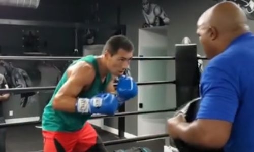 Алимханулы показал видео тренировки с известным наставником в США