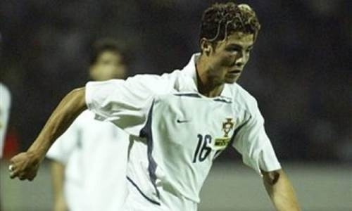 17 лет назад в матче с командой Казахстана за сборную Португалии дебютировал Криштиану Роналду. Видео
