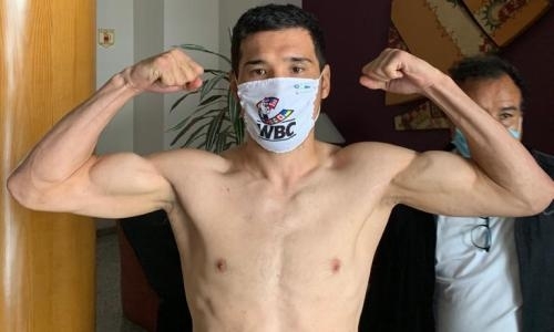 Даурен Елеусинов прошел взвешивание перед боем за титул WBC в весе Головкина
