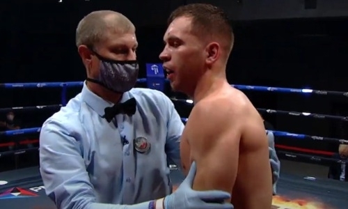 Непобежденный казахстанский боксер отправил россиянина в нокдаун, но проиграл нокаутом