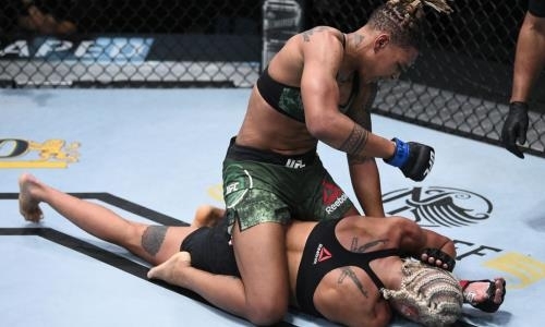 Поражение казахстанки Агаповой признано самым большим апсетом в UFC со времен исторического боя