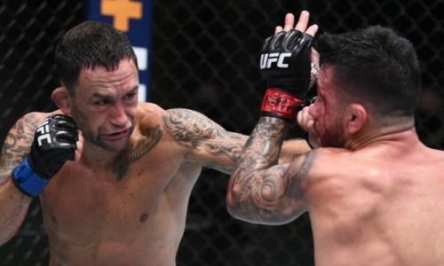 Главный бой турнира UFC с участием казахстанки Агаповой завершился сенсацией и был признан лучшим. Видео