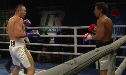 Камшыбек Кункабаев быстрым нокаутом экс-чемпиона WBC, WBA и IBO дебютировал в профи
