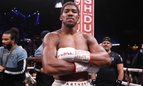 «Лишь маленькое пятно». Джошуа похвалил Поветкина и обратился к Уайту после их боя