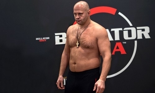 Федор Емельяненко поддержал нокаутированного россиянином бойца. Фото