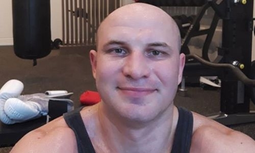 Казахстанский супертяж с девятью победами нокаутом продолжает тренировки