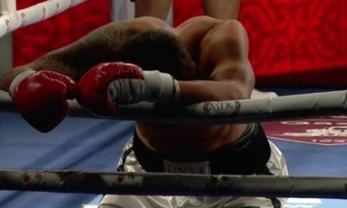 «Мощный удар в корпус». Брутальный нокаут казахстанского боксера отметили за рубежом. Видео