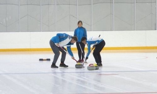 Казахстанские мастера керлинга вышли из карантина и начали подготовку к борьбе за олимпийские лицензии