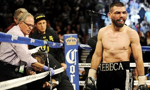 Тренировавшийся с Головкиным экс-соперник «Канело» сенсационно проиграл после поздней замены противника. Видео