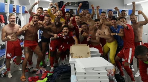 «Ботошани» показал эмоциональное фото из раздевалки после победы над «Ордабасы» в Лиге Европы