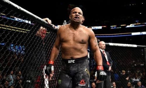 Легендарный боец UFC официально объявил о завершении карьеры