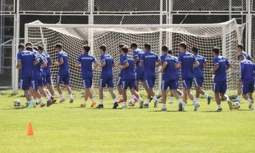 «Здоровые есть — запускайте». Юсуп Шадиев оценил вспышку коронавируса в европейской сборной перед матчем в Казахстане