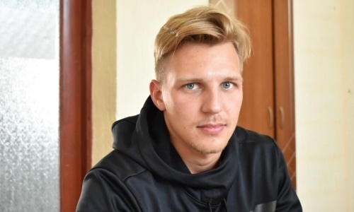 Игравший в системе «Барыса» российский форвард покинул зарубежный клуб