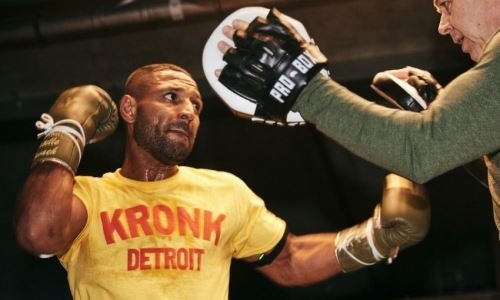 Экс-соперник Головкина показал подготовку к бою с Кроуфордом. Видео