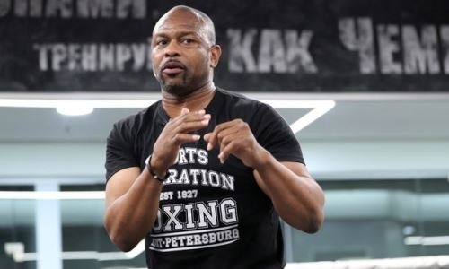 51-летний Рой Джонс ошеломил фанатов убийственными ударами. Видео