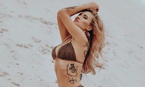 «Полизала бы ваши ножки, готова платить». Российской красотке из ММА поступили непристойные предложения. Фото