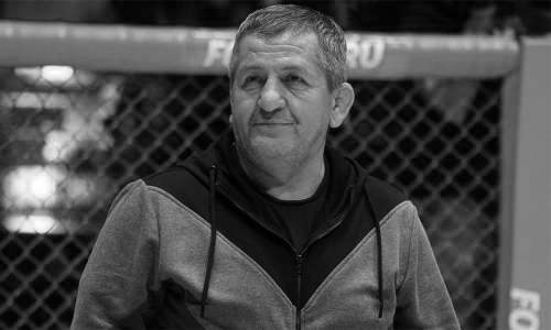 «Зря его перевезли в Москву». Родственник Хабиба рассказал о последних разговорах с Нурмагомедовым-старшим