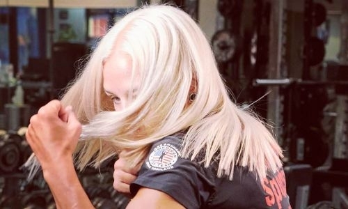 Мария Агапова случайно приложила спарринг-партнера ногой. Видео