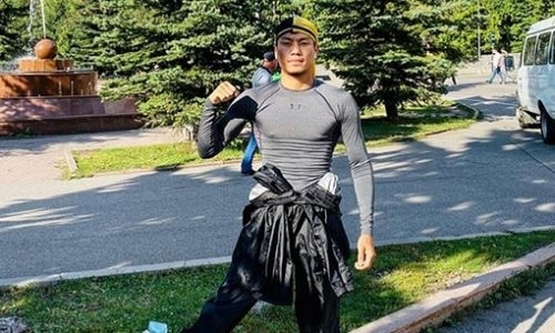 Чемпион WBC из Казахстана продолжает тренировки в Алматы